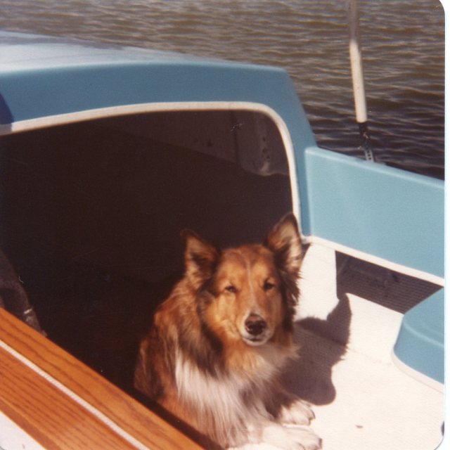 Susie in boat012